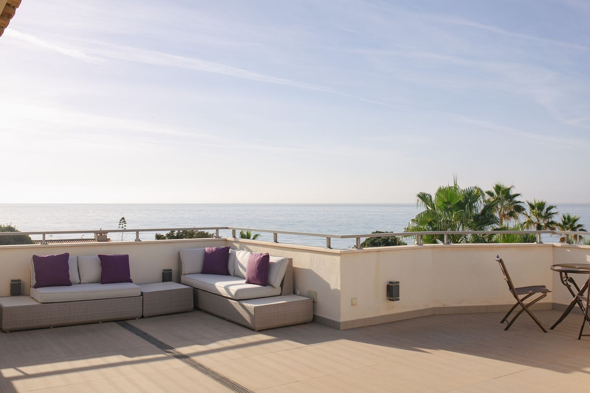 5 bedroom Villas for sale in Marbella – R5123887