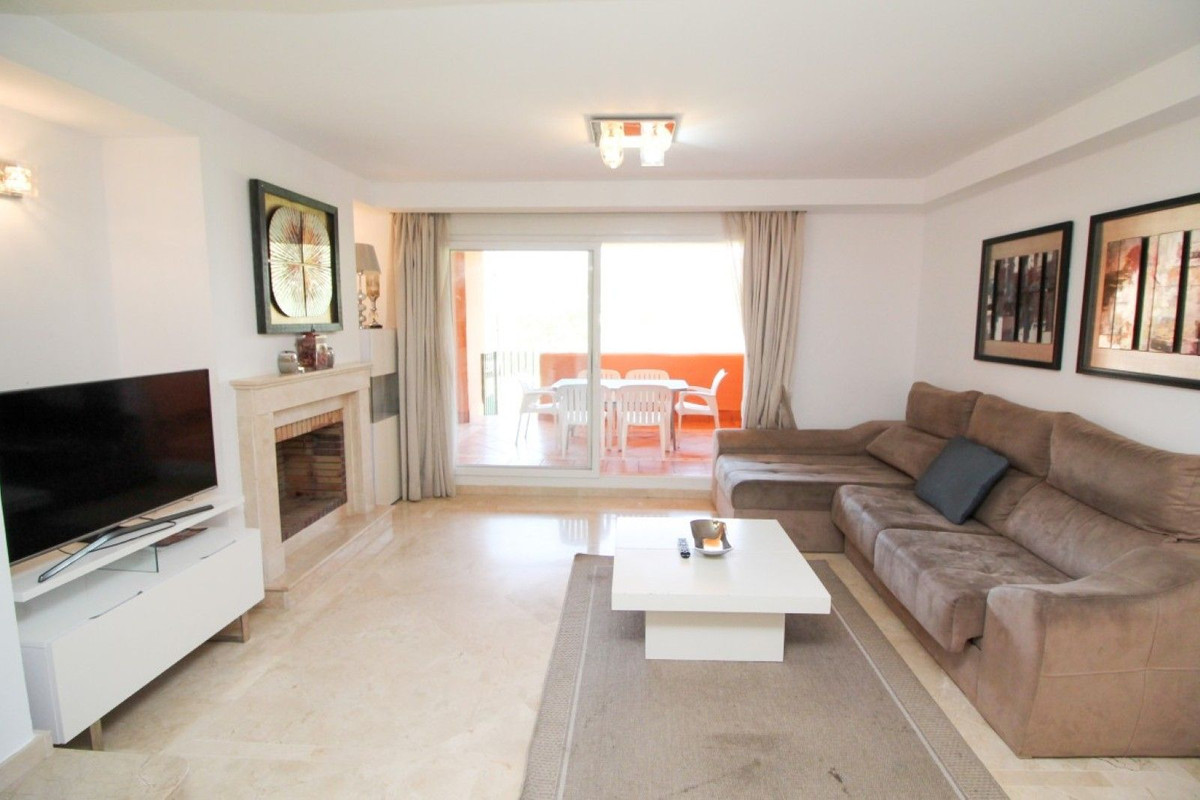 4 bedroom Townhouses for sale in Cabopino – R5131891