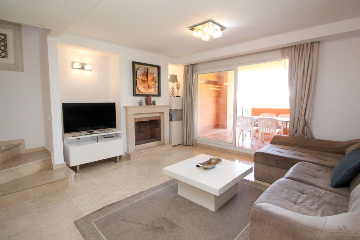 4 bedroom Townhouses for sale in Cabopino – R5131891