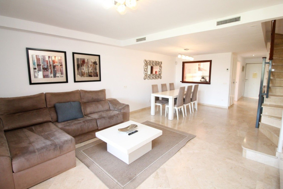 4 bedroom Townhouses for sale in Cabopino – R5131891