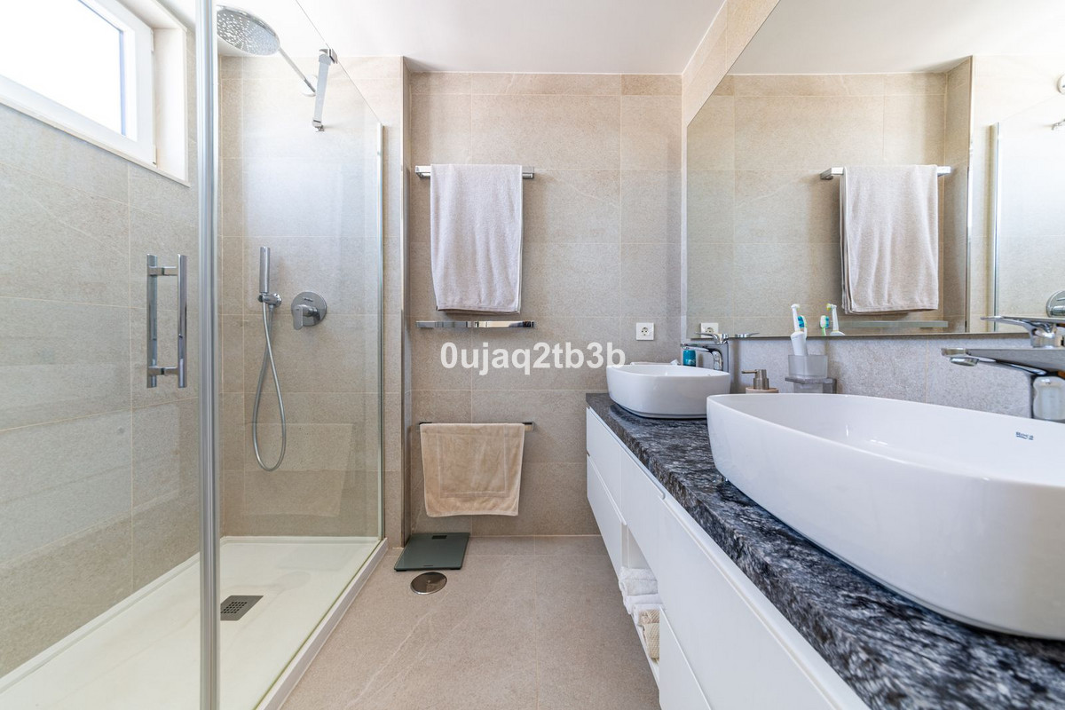 Aticos de 3 dormitorios en venta en Marbella – R5133544