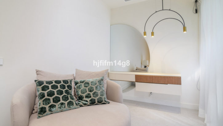 5 bedroom Villas for sale in Milla de Oro – R4681408 in 