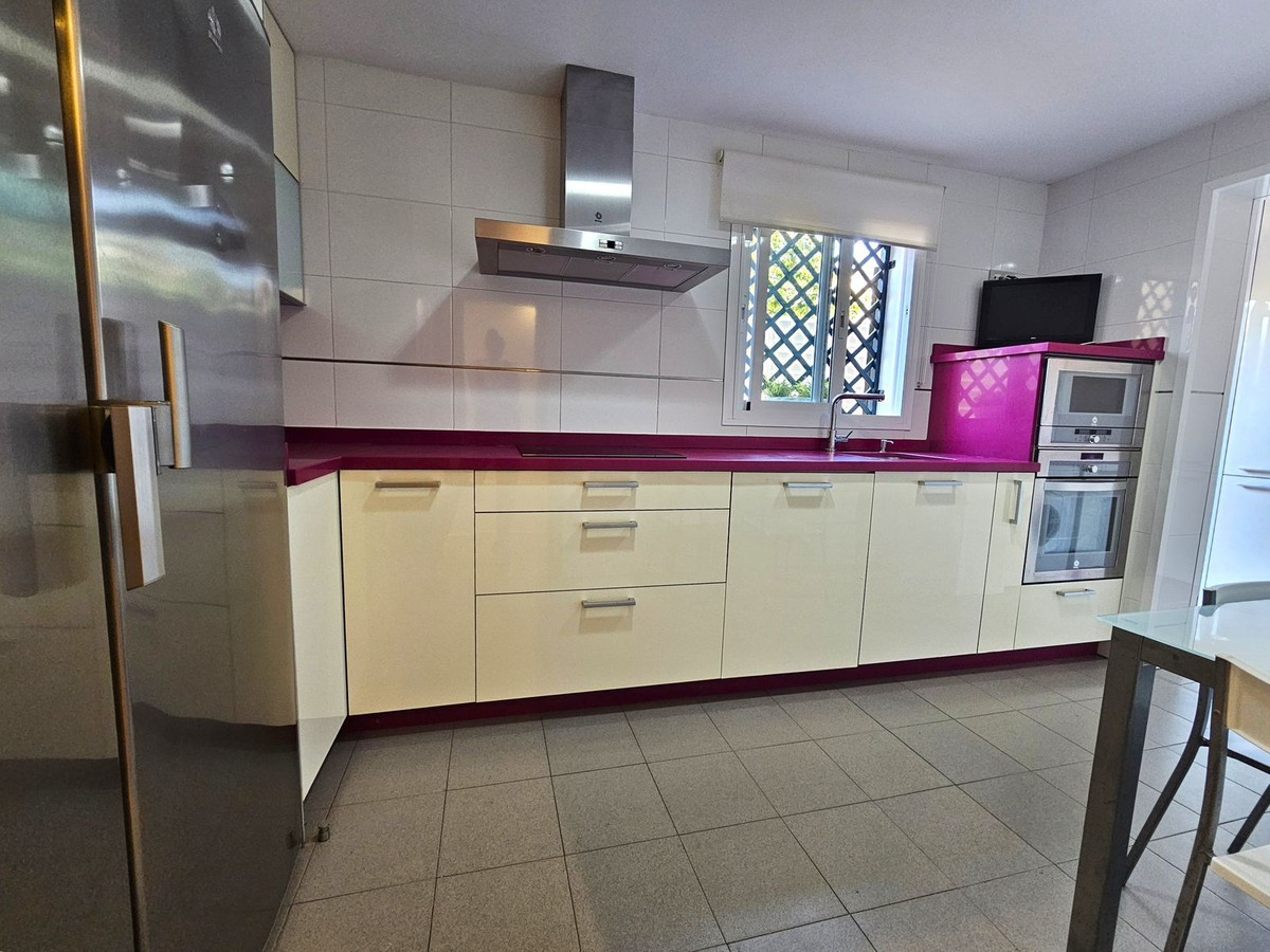 Apartamentos de 2 dormitorios en venta en Selwo – R5080735