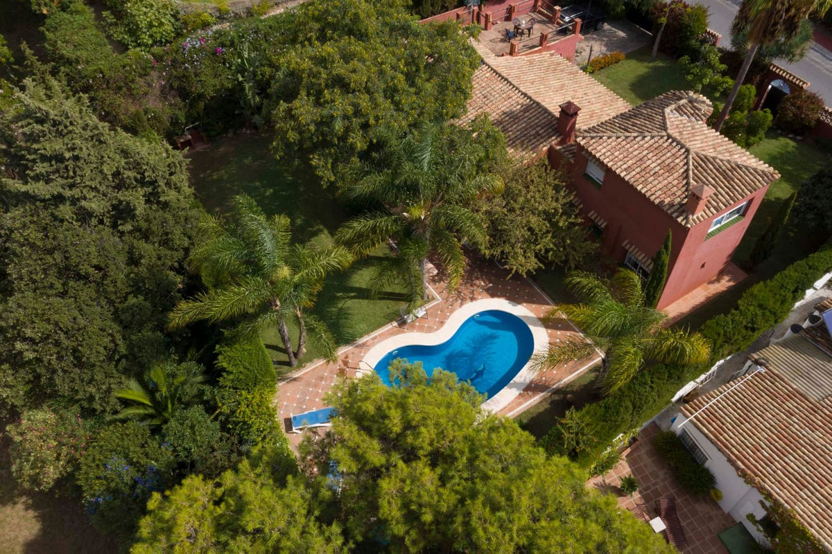 Villas de 3 dormitorios en venta en Elviria – R5070868