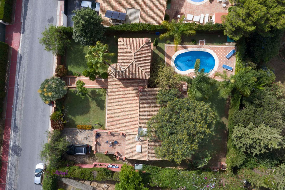 Villas de 3 dormitorios en venta en Elviria – R5070868