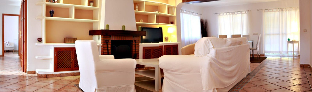 Villas de 3 dormitorios en venta en Elviria – R5070868