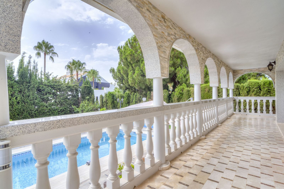 4 bedroom Villas for sale in Carib Playa – R5137777