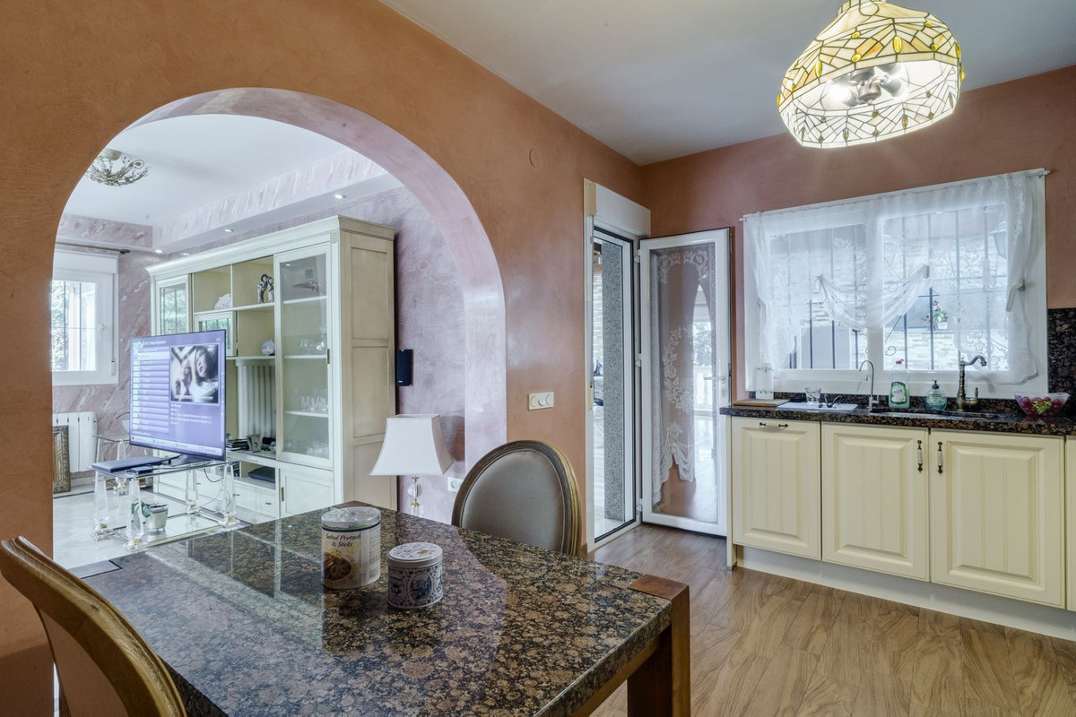 4 bedroom Villas for sale in Carib Playa – R5137777