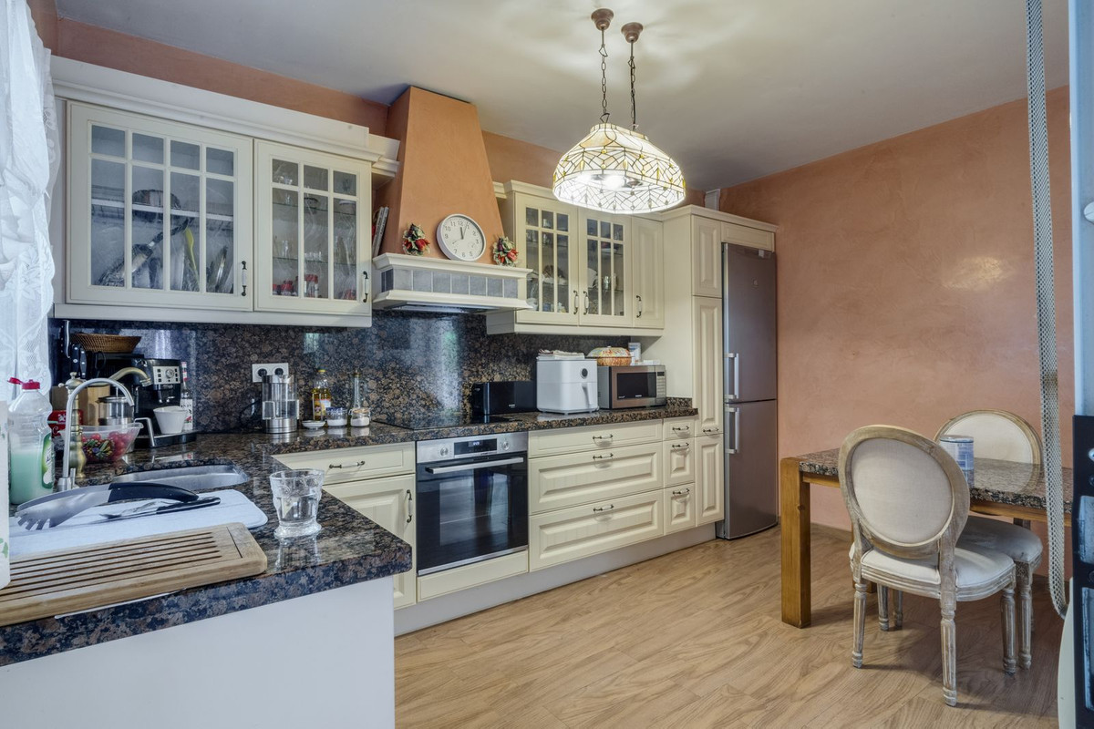 4 bedroom Villas for sale in Carib Playa – R5137777