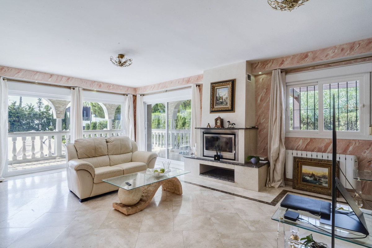 4 bedroom Villas for sale in Carib Playa – R5137777
