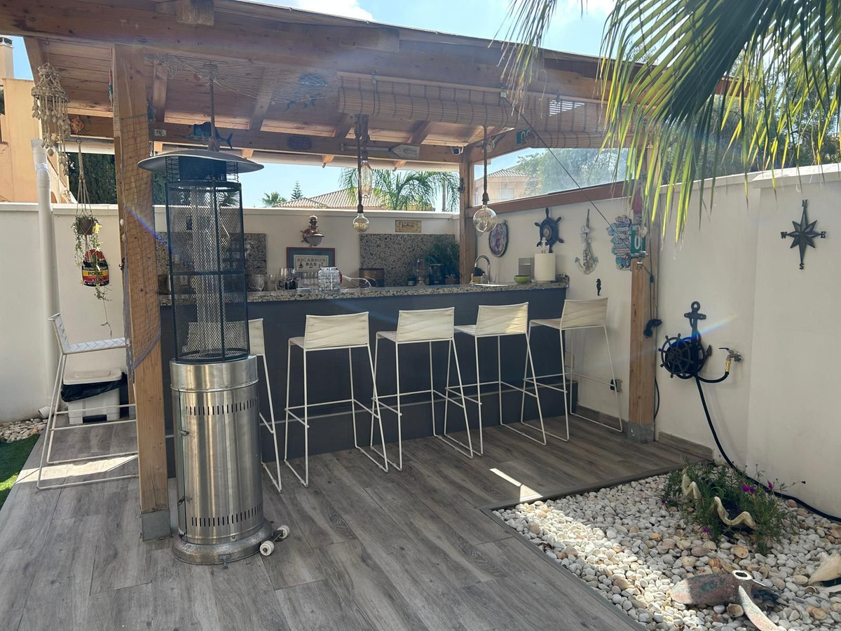 Pareados de 4 dormitorios en venta en Riviera del Sol – R5114656
