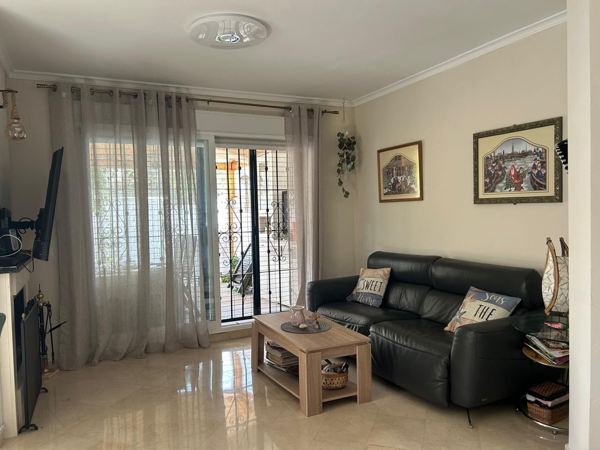 Pareados de 4 dormitorios en venta en Riviera del Sol – R5114656