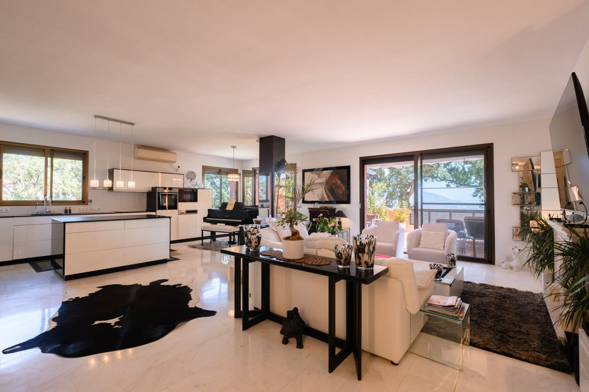 3 bedroom Apartments for sale in La Mairena – R5146630