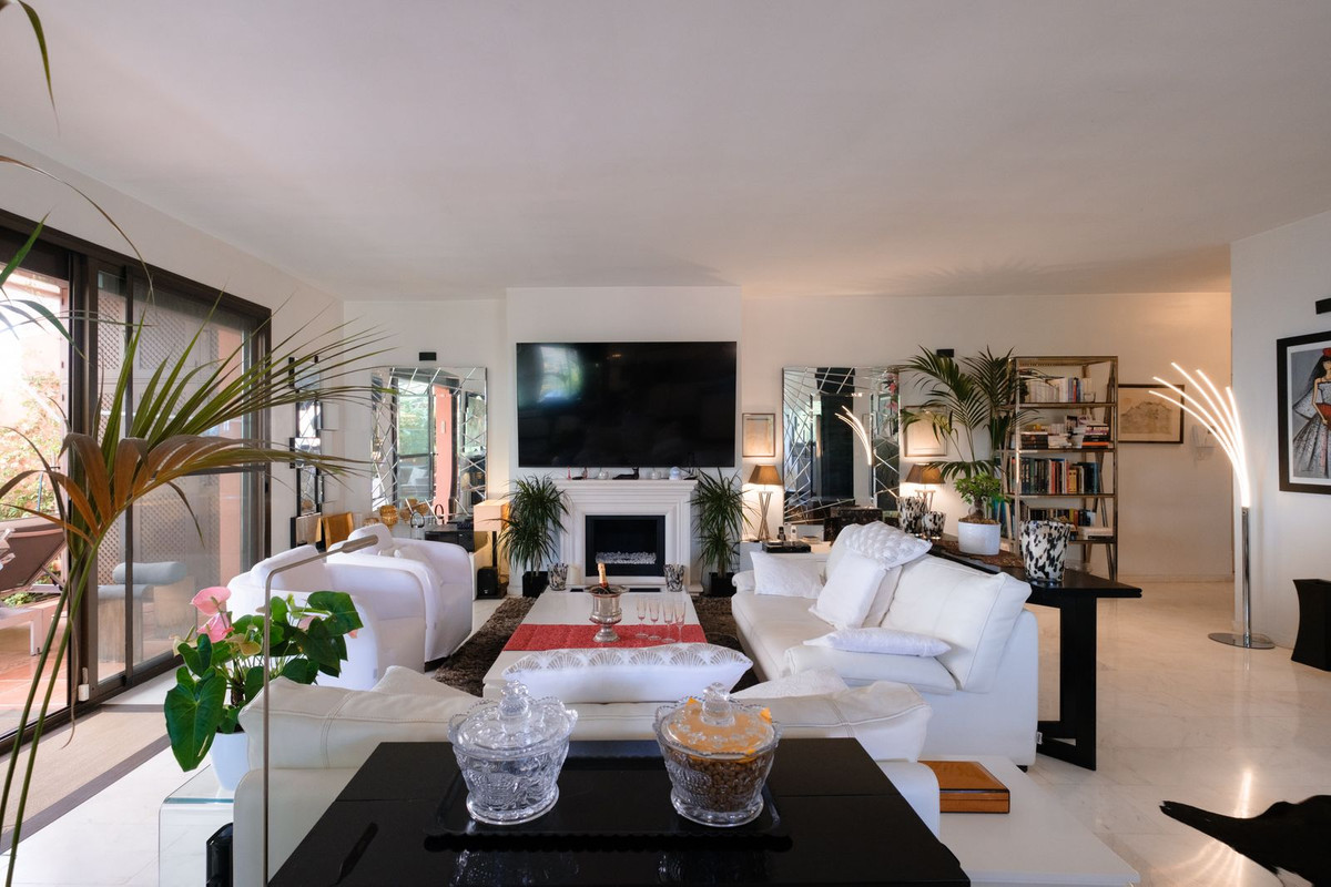 3 bedroom Apartments for sale in La Mairena – R5146630