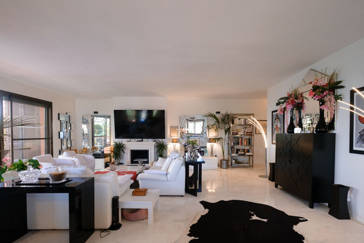 3 bedroom Apartments for sale in La Mairena – R5146630