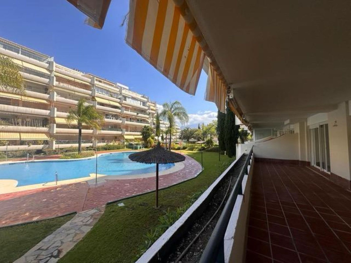 3 bedroom Apartments for sale in Guadalmina Alta – R5140060