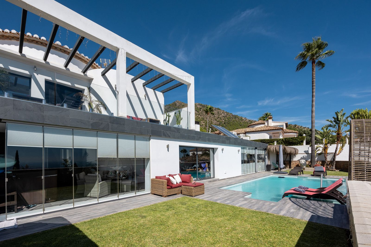 4 bedroom Villas for sale in Mijas – R5144125
