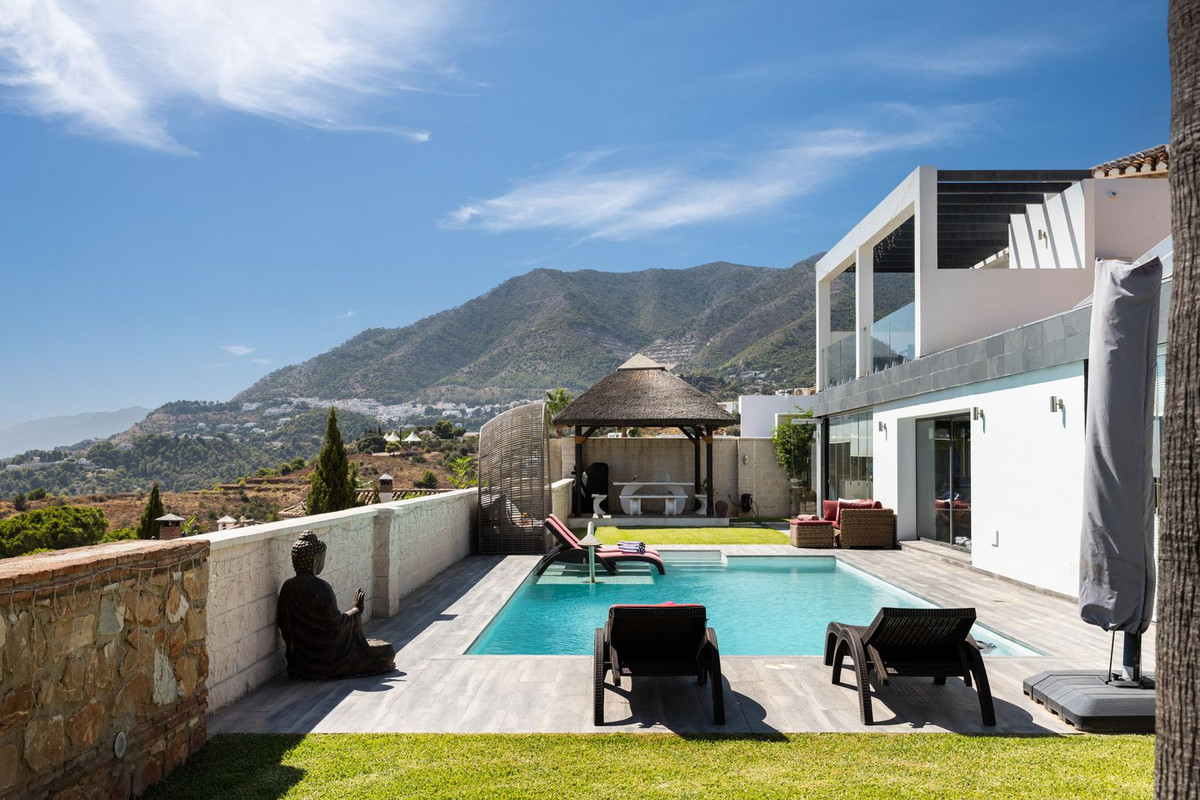 4 bedroom Villas for sale in Mijas – R5144125