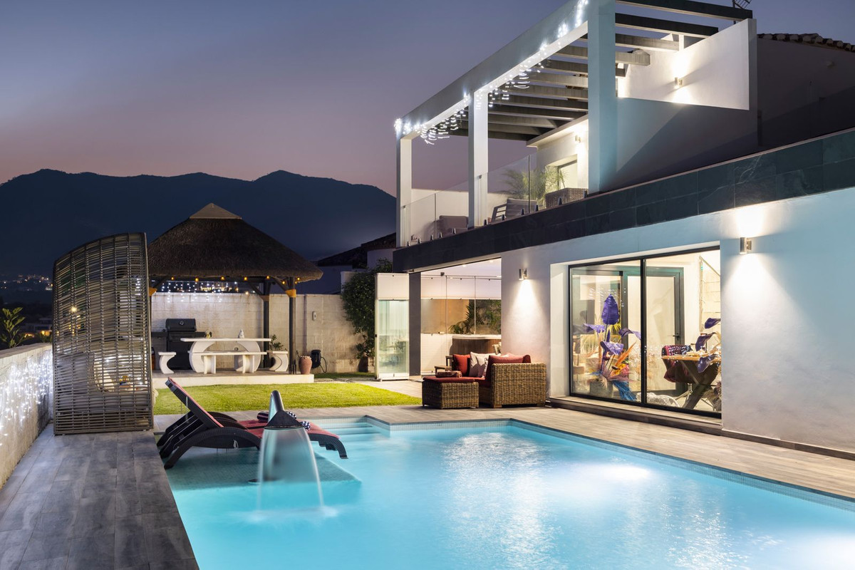 4 bedroom Villas for sale in Mijas – R5144125