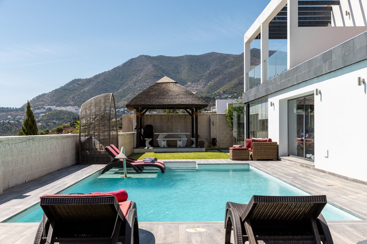 4 bedroom Villas for sale in Mijas – R5144125