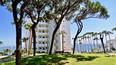 Apartamentos de 2 dormitorios en venta en Calahonda – R5135827