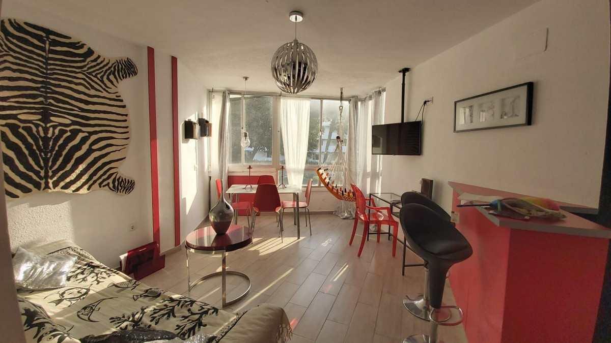 Apartamentos de 2 dormitorios en venta en Calahonda – R5135827