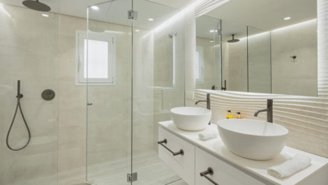Apartamentos de 3 dormitorios en venta en Milla de Oro – R5129314