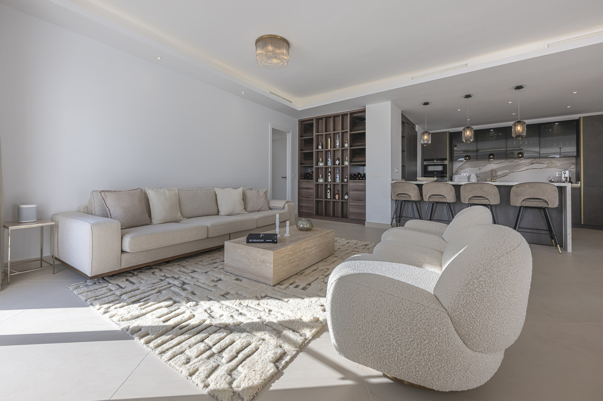 Apartamentos de 3 dormitorios en venta en Milla de Oro – R5129248