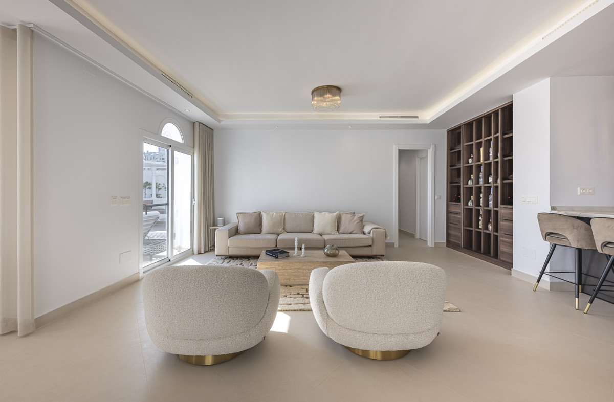 Apartamentos de 3 dormitorios en venta en Milla de Oro – R5129248