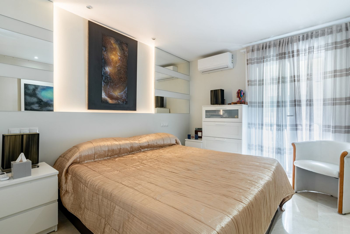 2 bedroom Apartments for sale in Marbella – R5128948