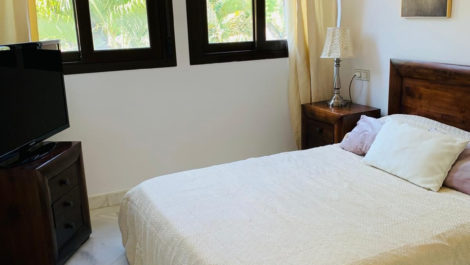 Apartamentos de 3 dormitorios en venta en Hacienda del Sol – R5130697