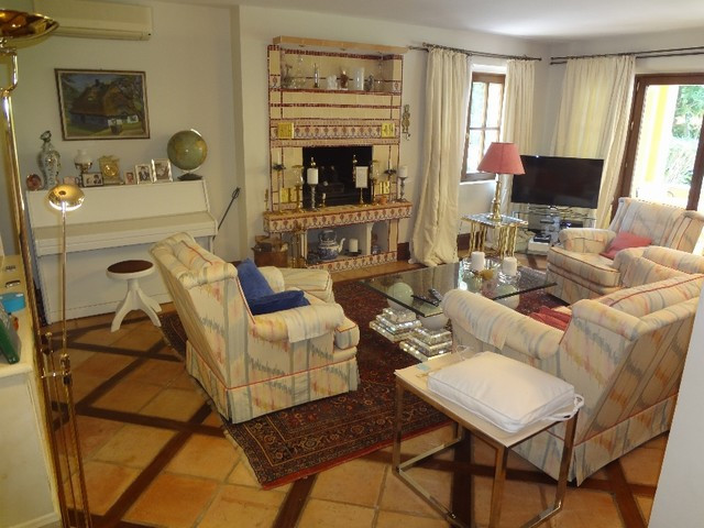 Villas de 5 dormitorios en venta en Elviria – R5146693