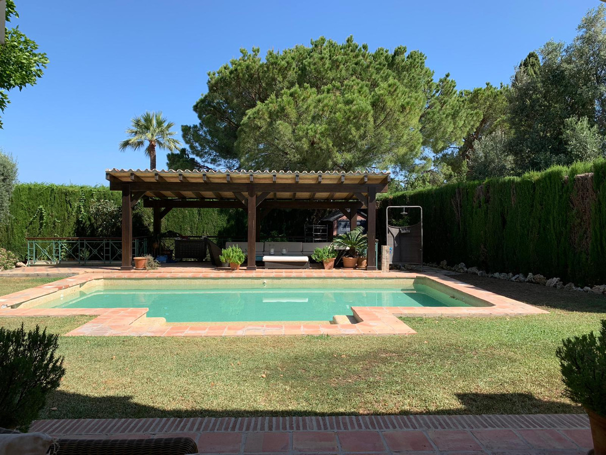 Villas de 5 dormitorios en venta en Sierra Blanca – R3761173