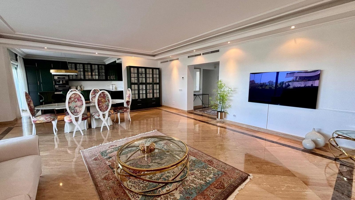 3 bedroom Apartments for sale in Marbella – R5132359