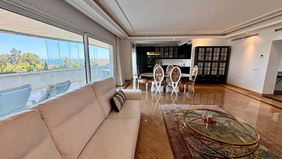 3 bedroom Apartments for sale in Marbella – R5132359