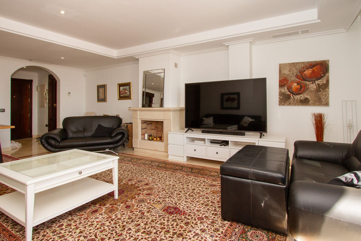 4 bedroom Penthouses for sale in La Mairena – R5118145