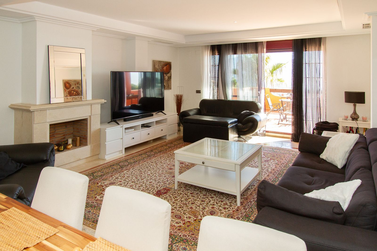 4 bedroom Penthouses for sale in La Mairena – R5118145