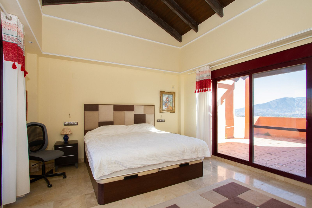 4 bedroom Penthouses for sale in La Mairena – R5118145