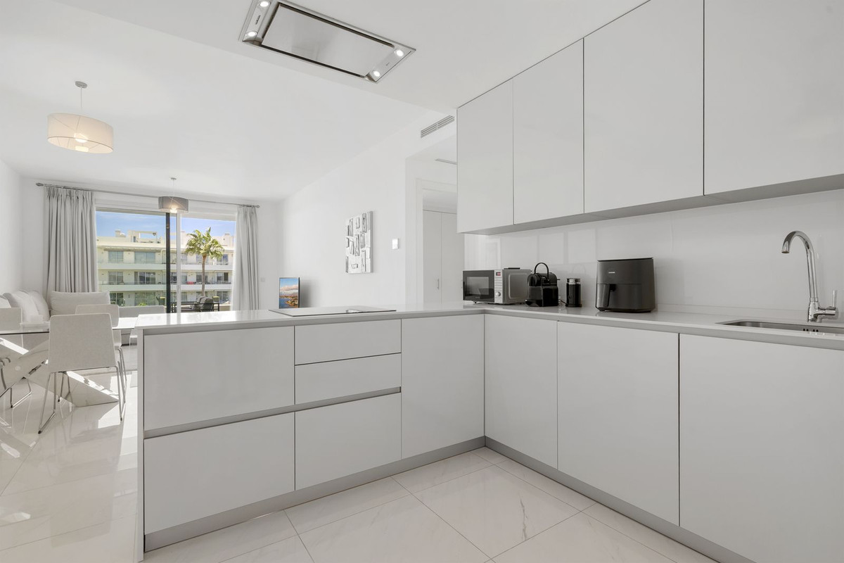 Apartamentos de 3 dormitorios en venta en Nueva Milla de Oro – R5137900