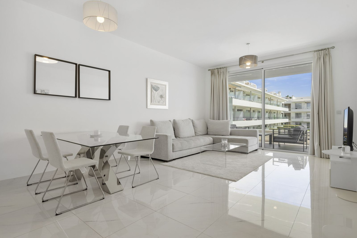 Apartamentos de 3 dormitorios en venta en Nueva Milla de Oro – R5137900