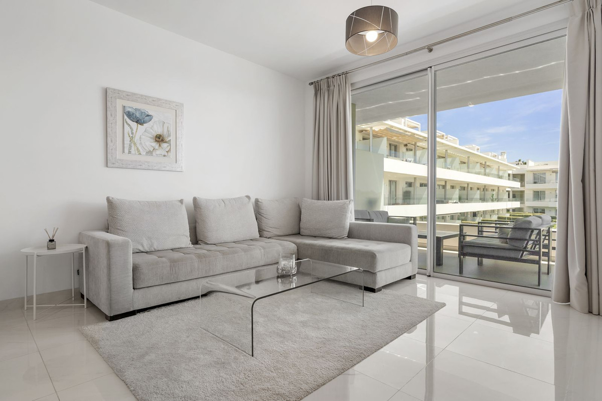 Apartamentos de 3 dormitorios en venta en Nueva Milla de Oro – R5137900