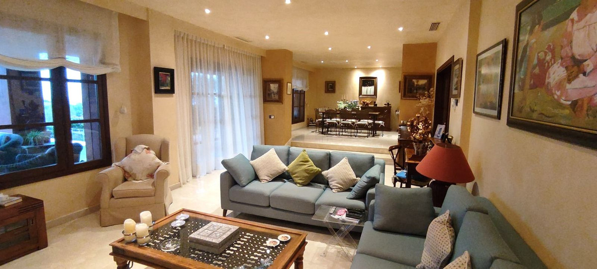 Villas de 5 dormitorios en venta en Marbella – R5135377