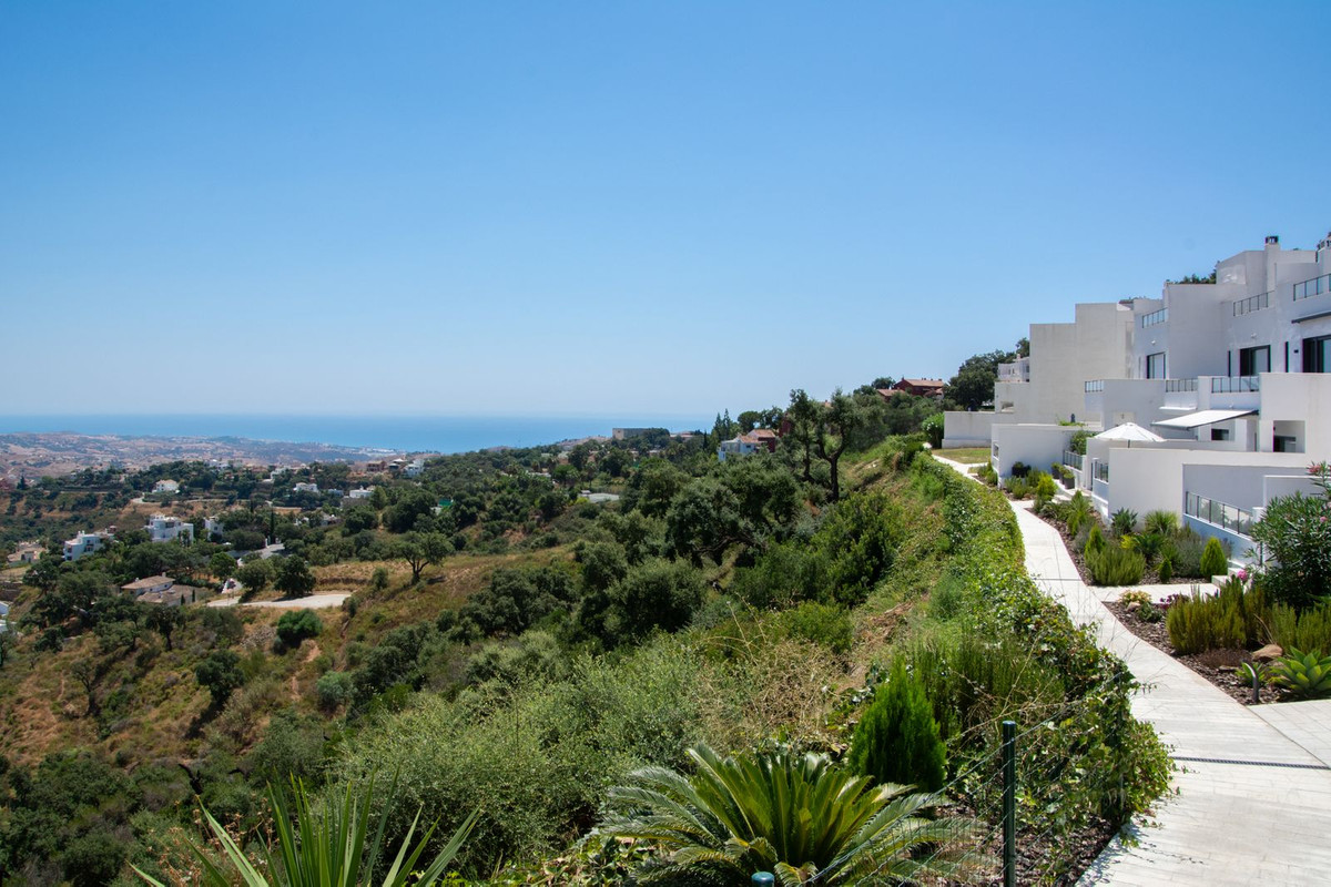 4 bedroom Townhouses for sale in La Mairena – R5126974