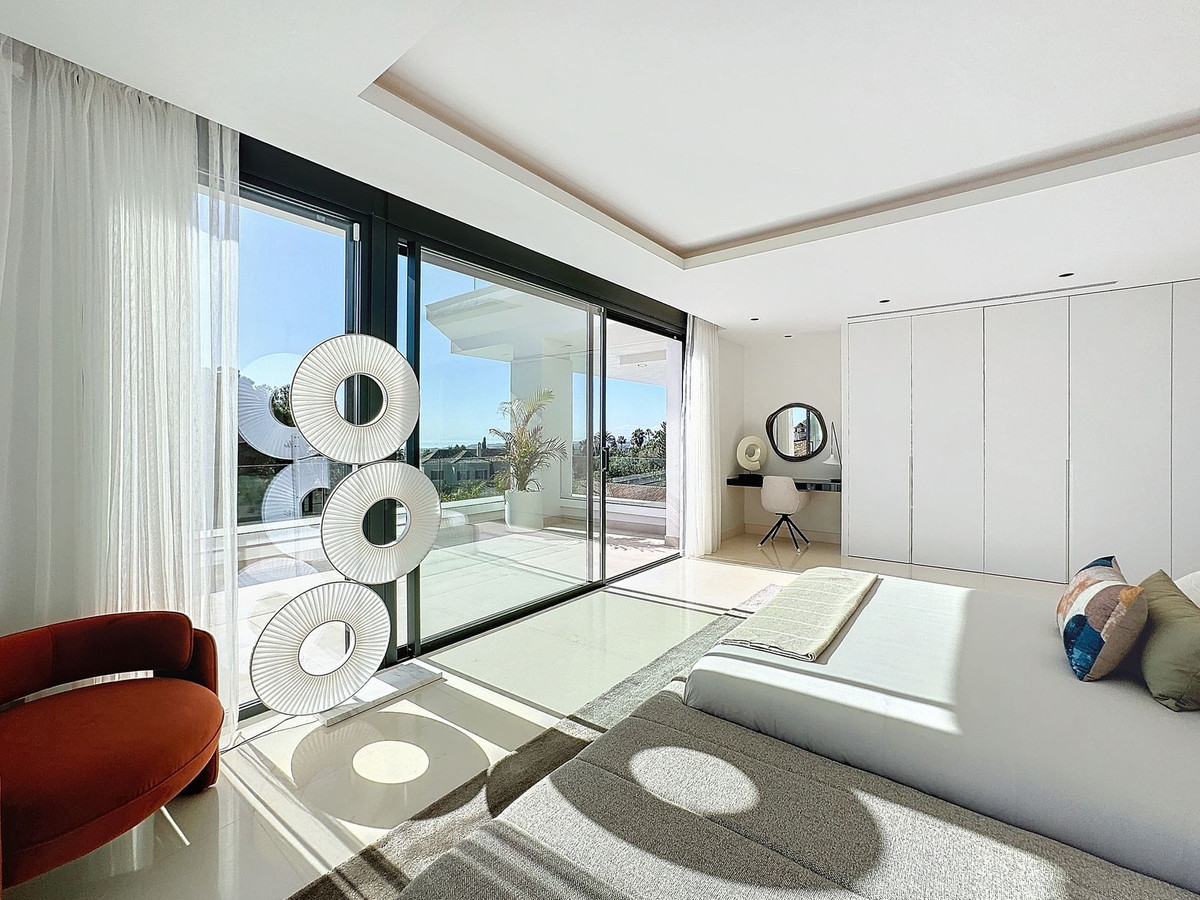 6 bedroom Villas for sale in Sierra Blanca – R4620106