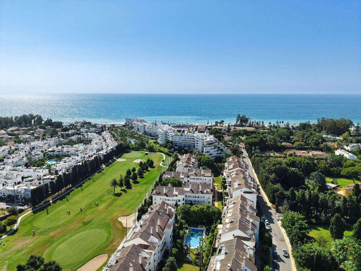 3 bedroom Apartments for sale in Guadalmina Baja – R5125243
