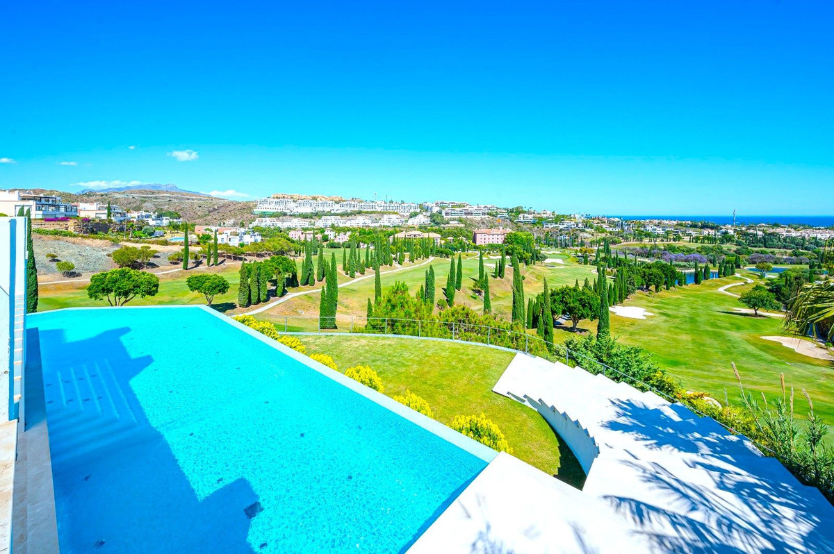 6 bedroom Villas for sale in Los Flamingos – R5005957