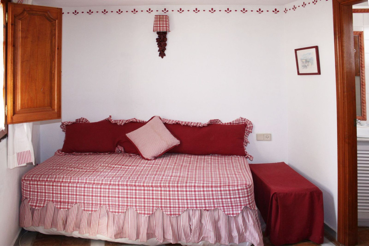 Adosados de 3 dormitorios en venta en Guadalmina Baja – R5133313