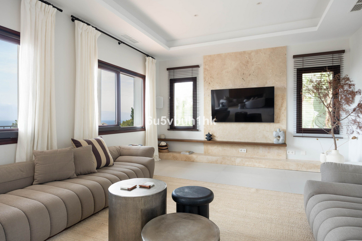 6 bedroom Villas for sale in El Rosario – R5169169