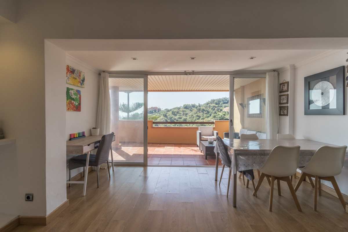 3 bedroom Apartments for sale in La Mairena – R5122936