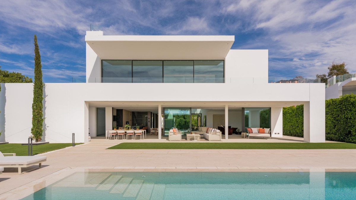 5 bedroom Villas for sale in Milla de Oro – R5135956